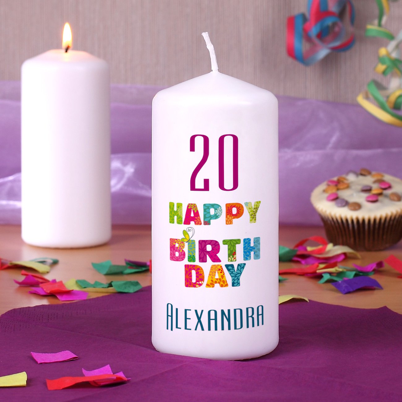 Свеча Herz & Heim® Birthday Pillar с выбором имени и возраста 150/67 мм Время горения 45 часов белый, фото №2 Свеча Herz & Heim® Birthday Pillar с выбором имени и возраста 150/67 мм Время горения 45 часов белый, фото №2