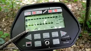 Металошукач із функцією дискримінації Velleman MG 20 synthetic.ua - Фото 1