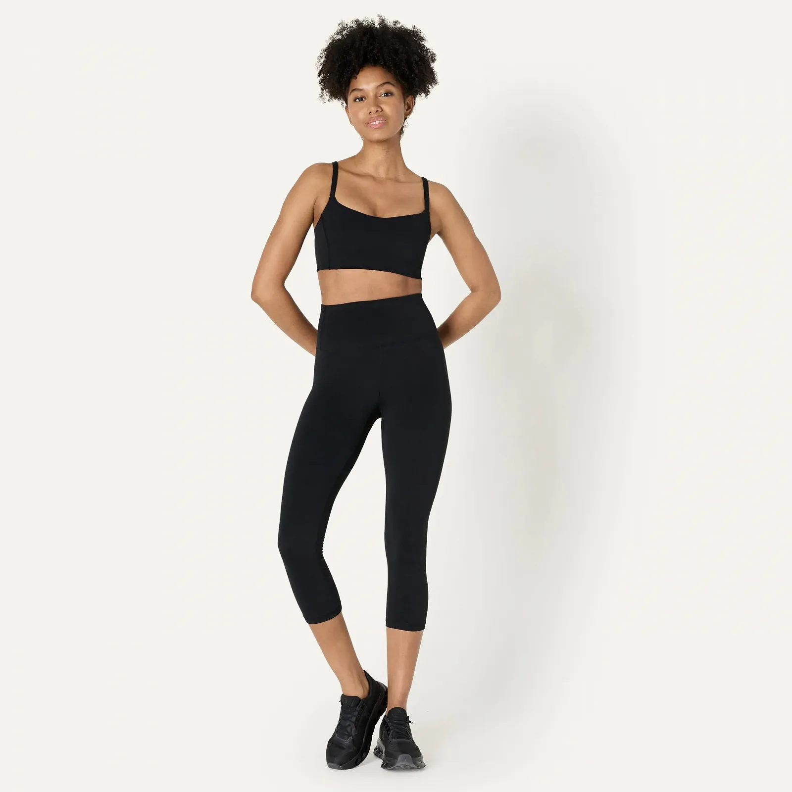 Спортивний бюстгальтер Amazon Essentials Active FormFlex м'який для йоги з вирізом сердечком, фото №5 Спортивний бюстгальтер Amazon Essentials Active FormFlex м'який для йоги з вирізом сердечком, фото №5