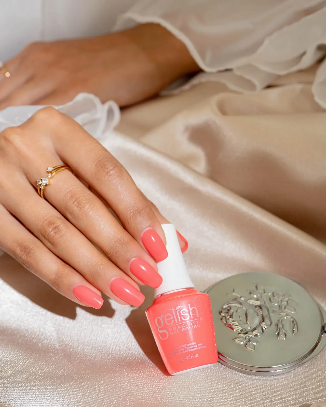 Гель-лак Gelish Mini Manga-Round With Me Желто-оранжевый, 9 мл, фото №3 Гель-лак Gelish Mini Manga-Round With Me Желто-оранжевый, 9 мл, фото №3