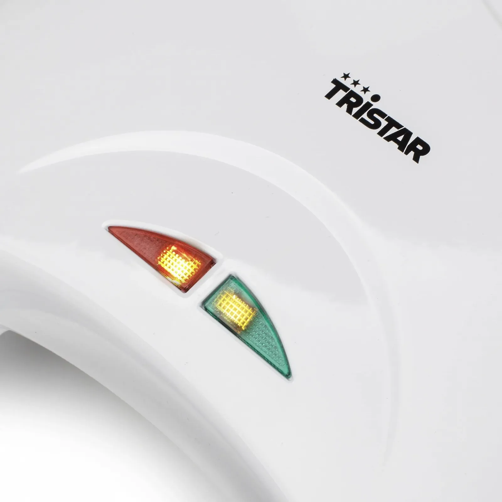 Сэндвичница Tristar SA-3050, контактный гриль 750 Вт, поверхность гриля 22 x 13 см, антипригарное покрытие, с индикаторной лампой, фото №3 Сэндвичница Tristar SA-3050, контактный гриль 750 Вт, поверхность гриля 22 x 13 см, антипригарное покрытие, с индикаторной лампой, фото №3