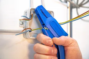 Стриппер WEICON Tools No. 5 Classic автоматический 0,2 - 6 мм² synthetic.ua - Фото 1