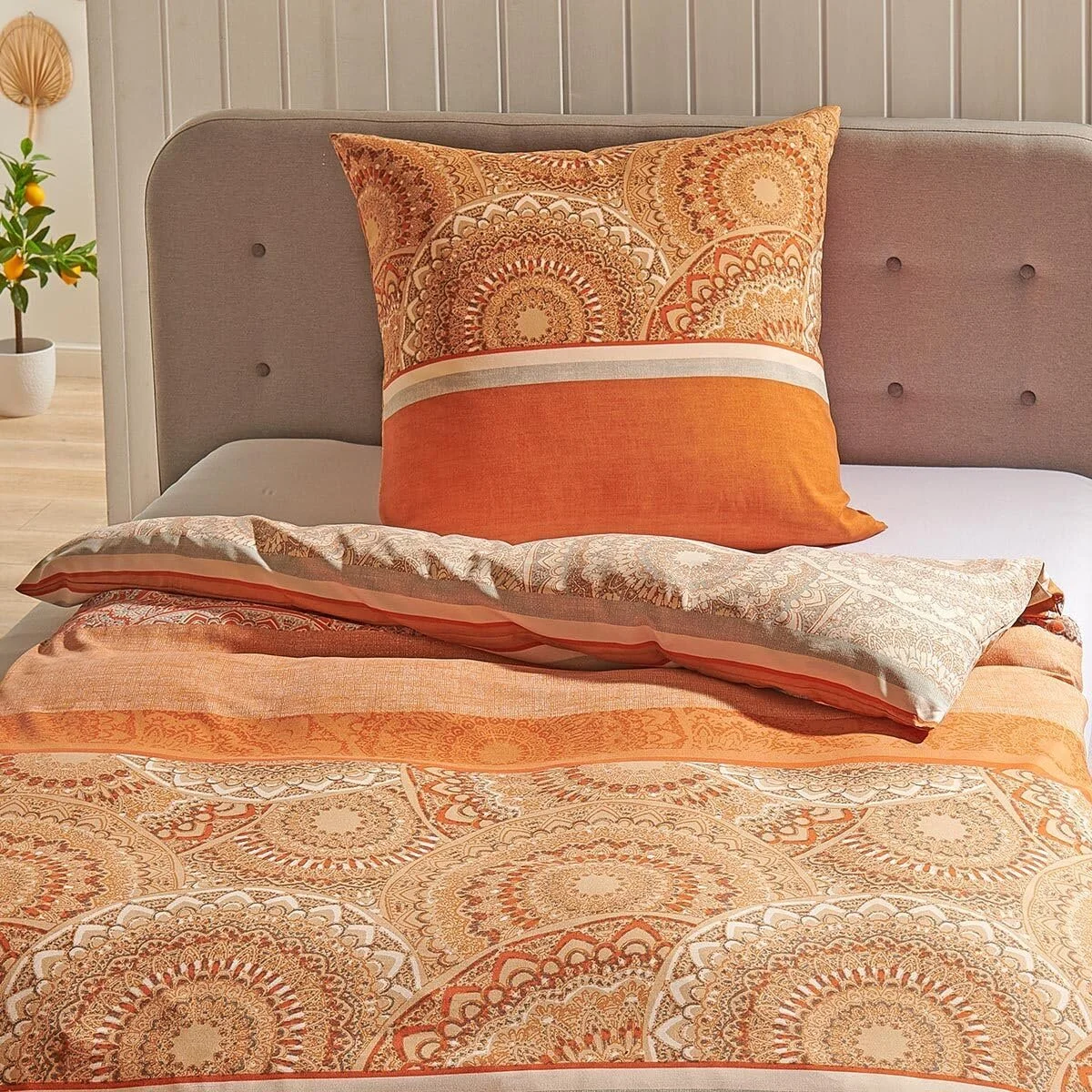 Постільна білизна Traumschlaf Soft Touch Karlsruhe Мікрофібра Помаранчева 135 x 200 см + 80 x 80 см, фото №3