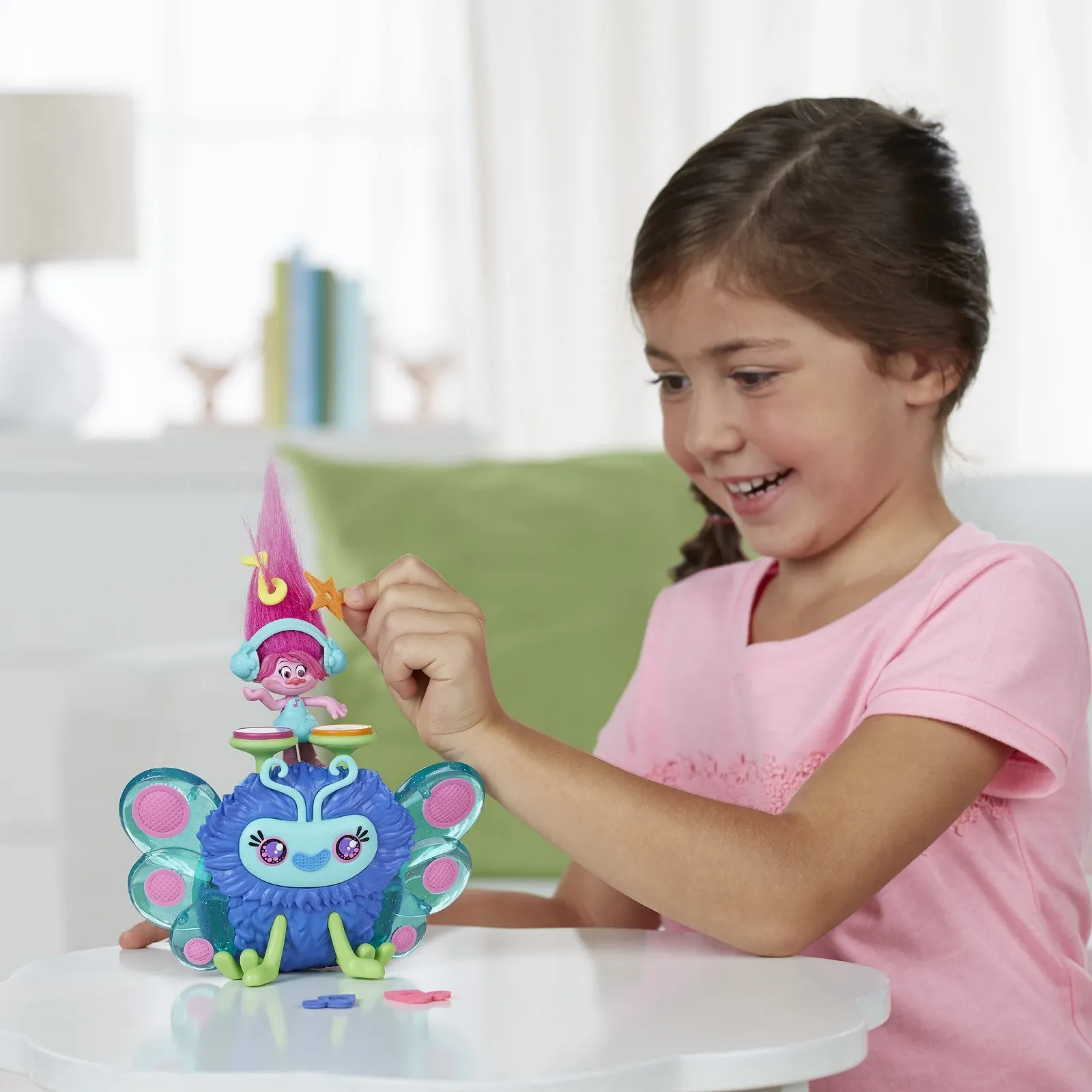 Игровой набор Hasbro Trolls Bug DJ Console с фигуркой Поппи, фото №10 Игровой набор Hasbro Trolls Bug DJ Console с фигуркой Поппи, фото №10