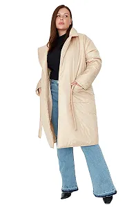 Куртка TRENDYOL Женская зимняя пуховая объёмного кроя, однотонная synthetic.ua - Фото 1