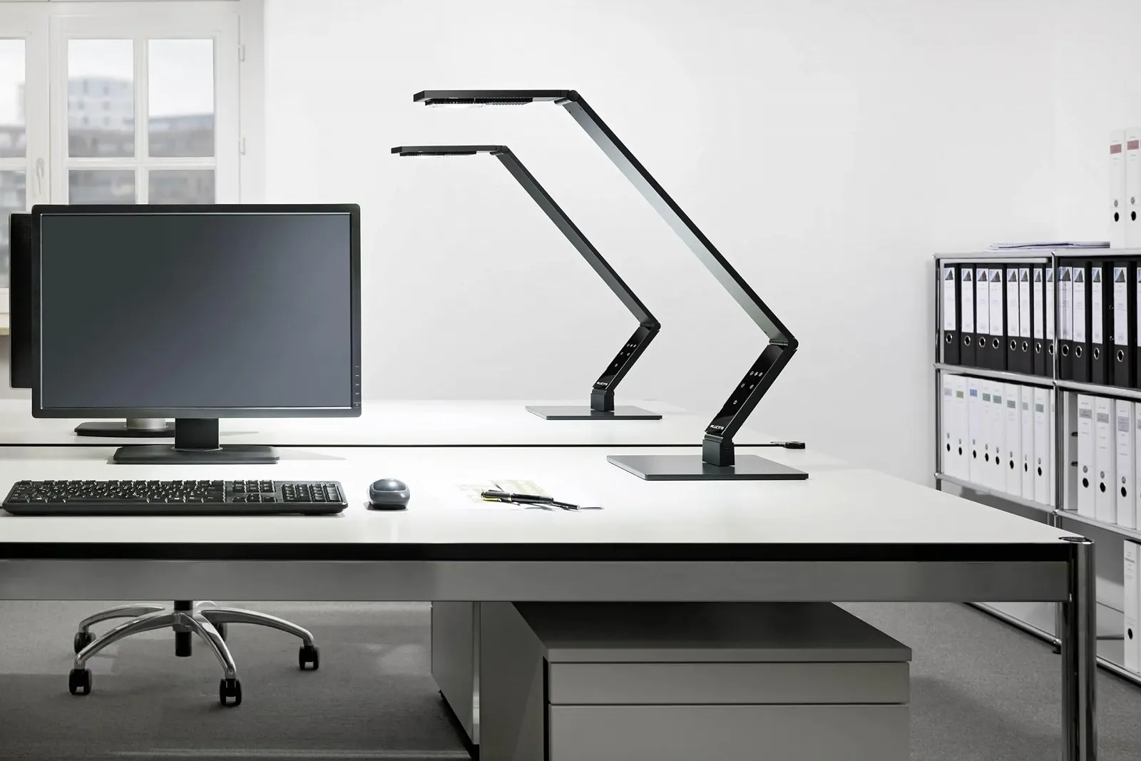 Настільна лампа Luctra Table Linear Base 920101 LED Біологічно ефективне світло З регулюванням яскравості Чорна, фото №6