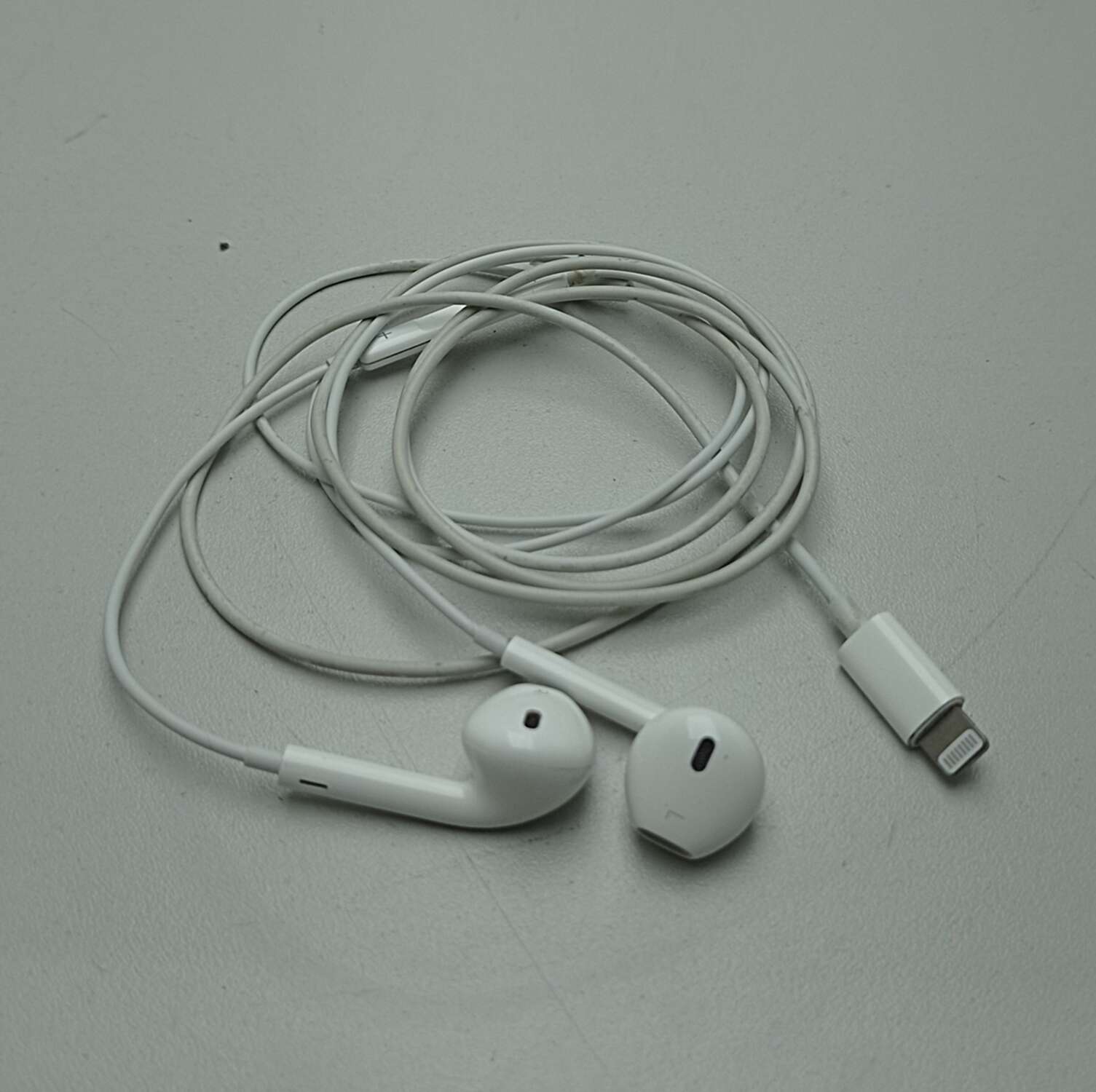 Наушники и Bluetooth-гарнитуры Apple EarPods Lightning White, фото №1