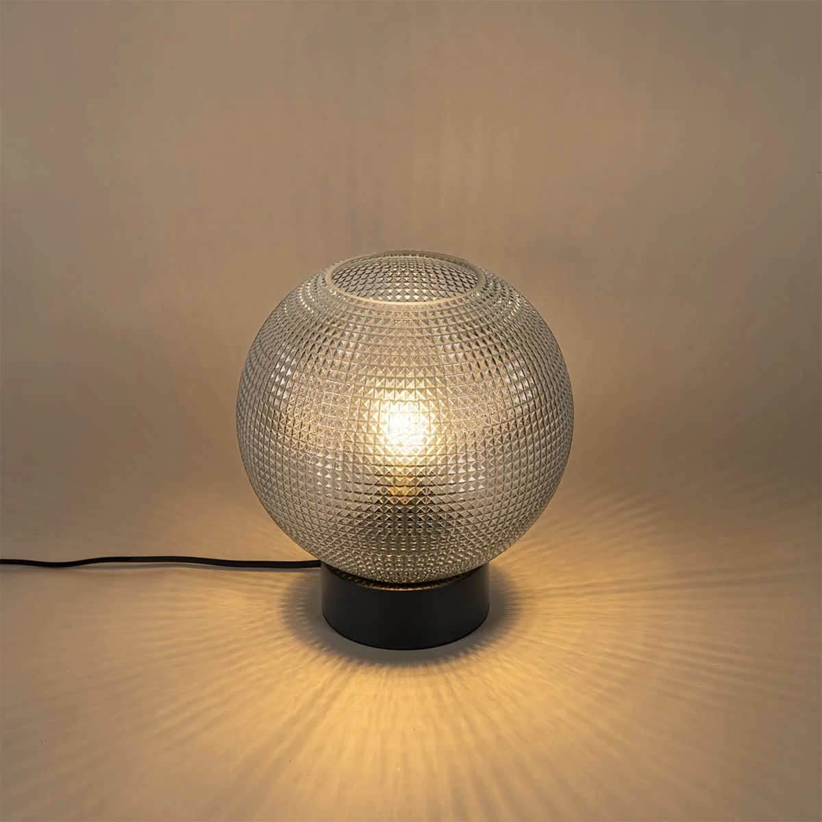 Настільна лампа Qazqa Chico димчасте скло куля E27 чорна, фото №8