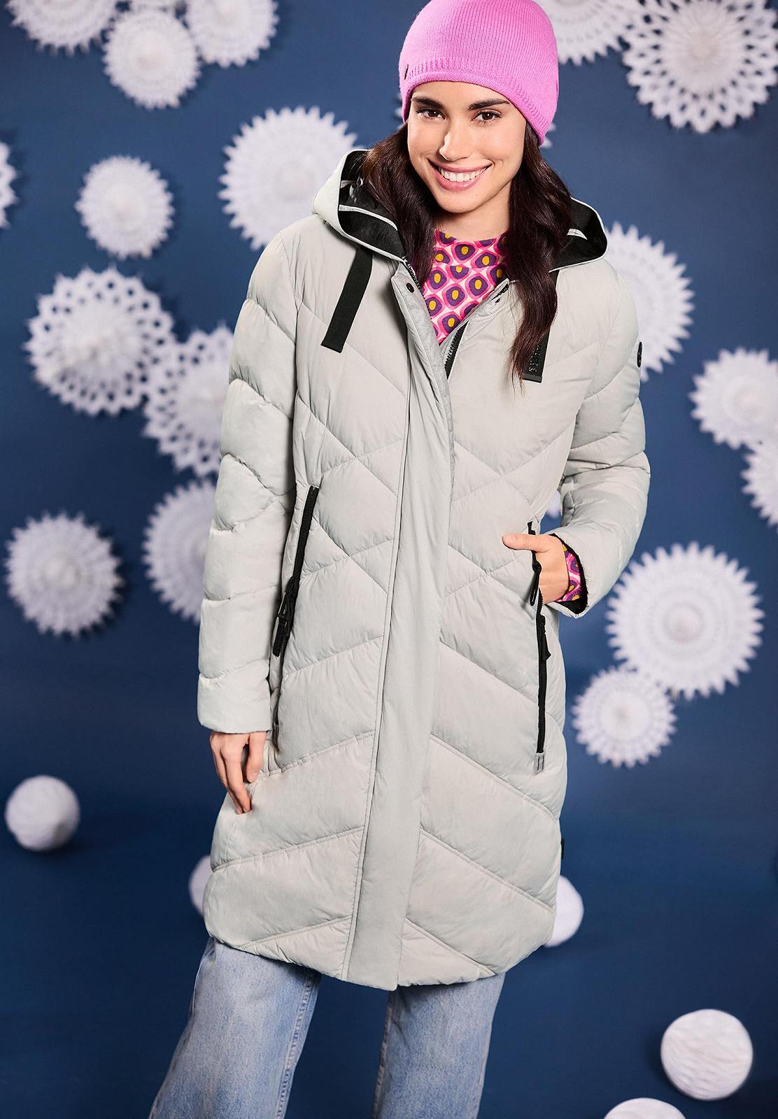 Жіноче стьобане пальто Amber & June з капюшоном, фото №4 Жіноче стьобане пальто Amber & June з капюшоном, фото №4