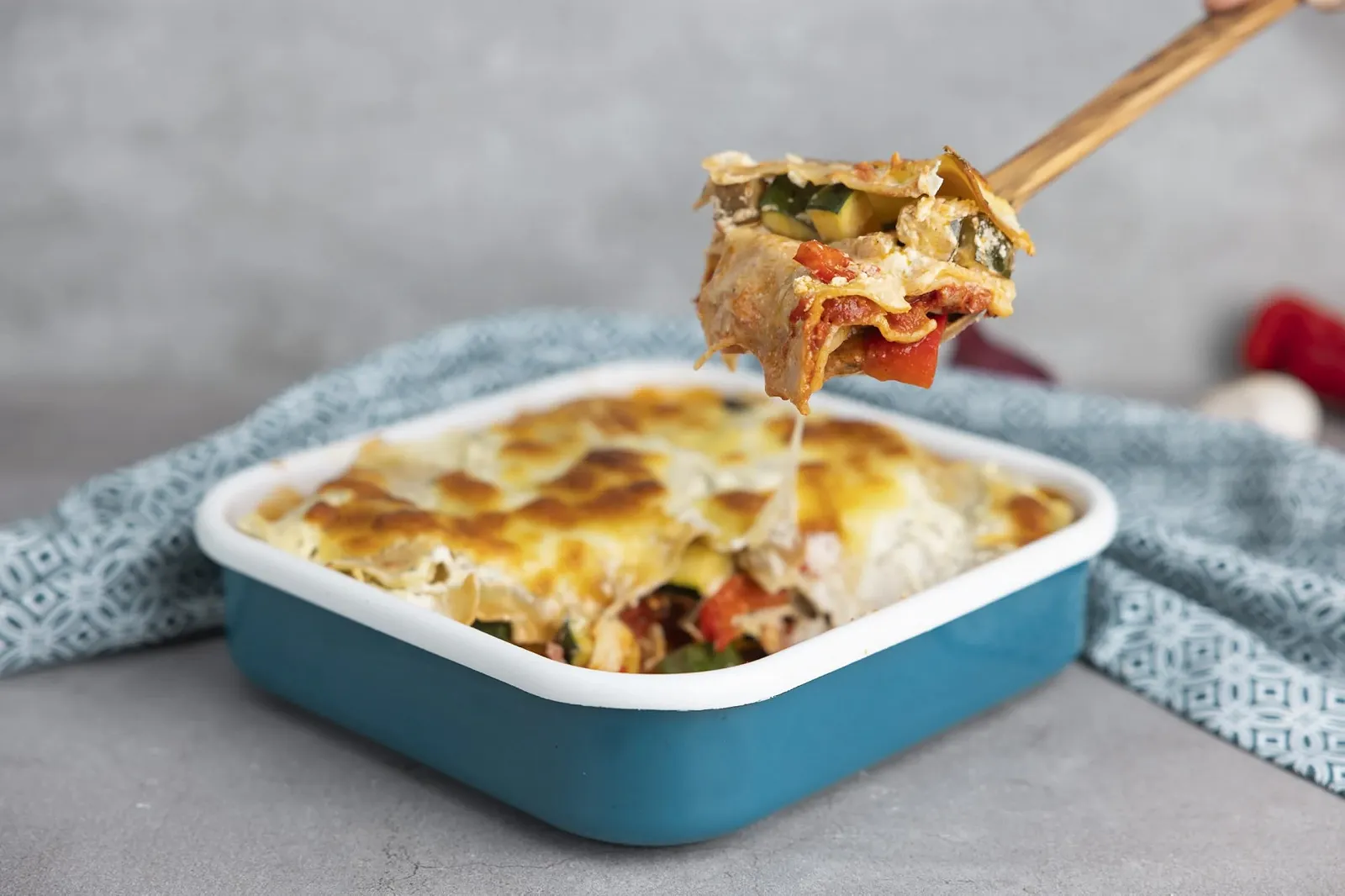 Форма для запекания Sallys эмалированная квадратная с индукционным матом 22 x 22 x 6 см Petrol, фото №5