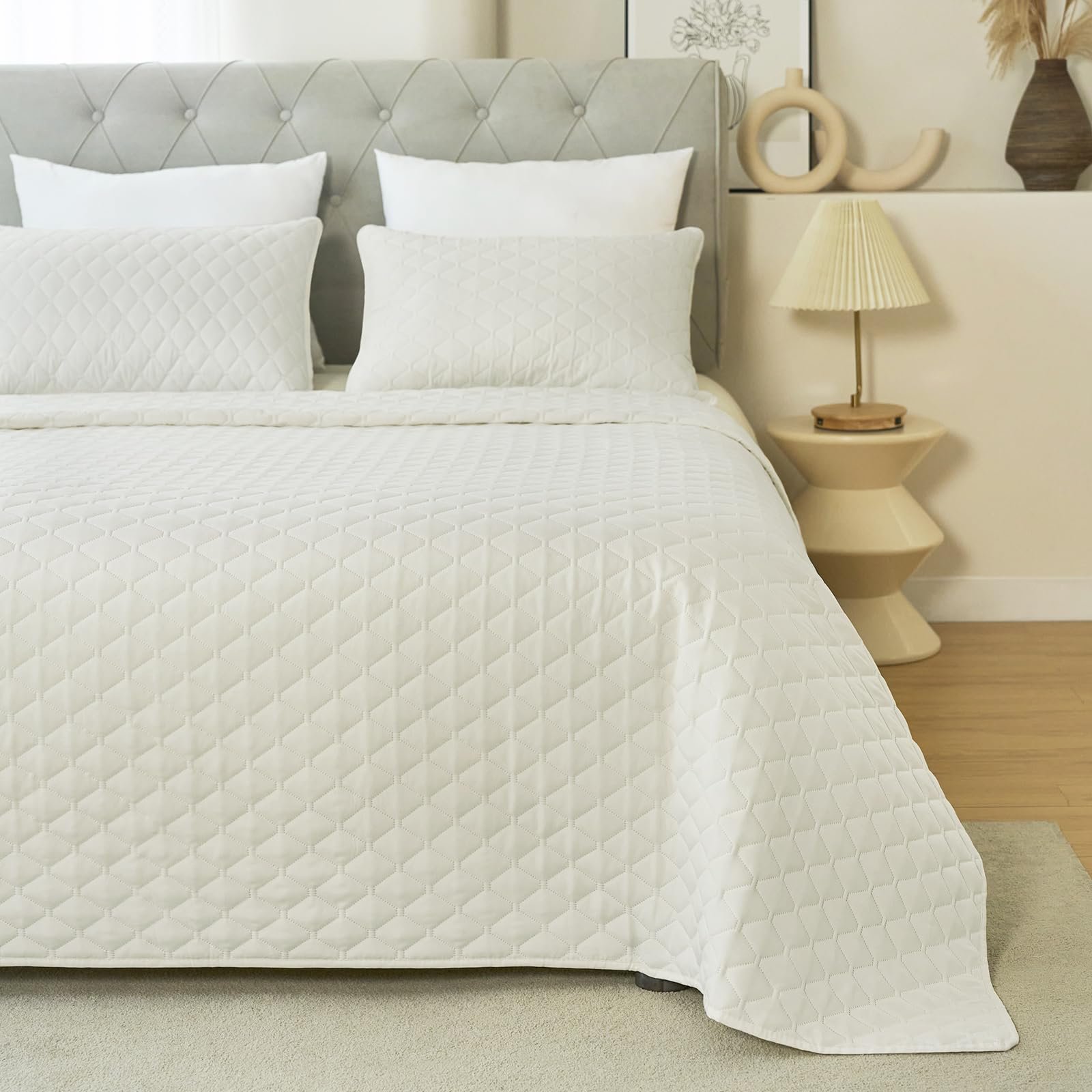 Покривало WOLTU 240 x 260 см з 2 наволочками 50 x 70 см бежеве, стьобаний плед, фото №1