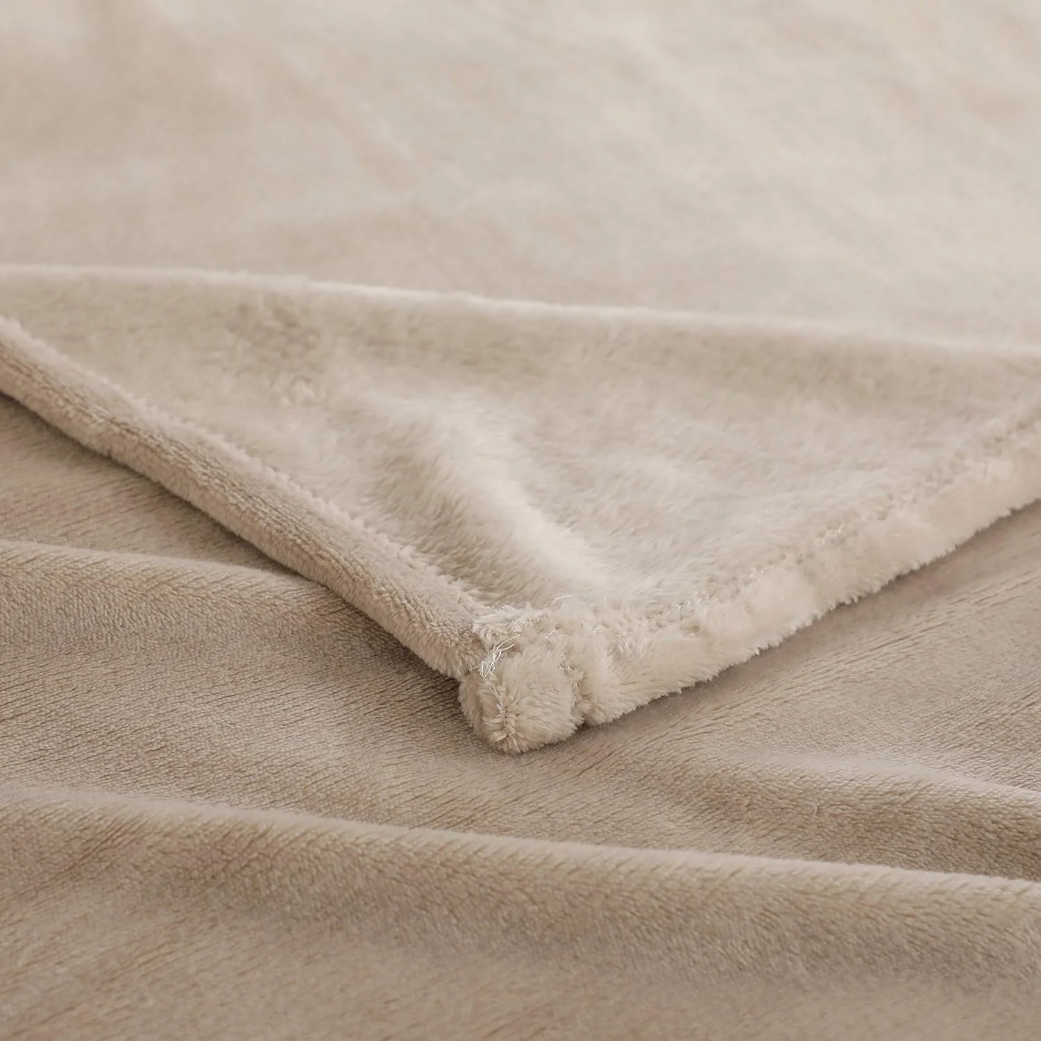 Одеяло Mixibaby Мягкое, Пушистое, Очень Мягкое и Теплое, Фланелевое Флисовое Одеяло, Устойчивое к Сминанию/Обесцвечиванию, как Покрывало на Диван или Кровать, Размер: 240 см x 270 см, Цвет: Бежевый, фото №4