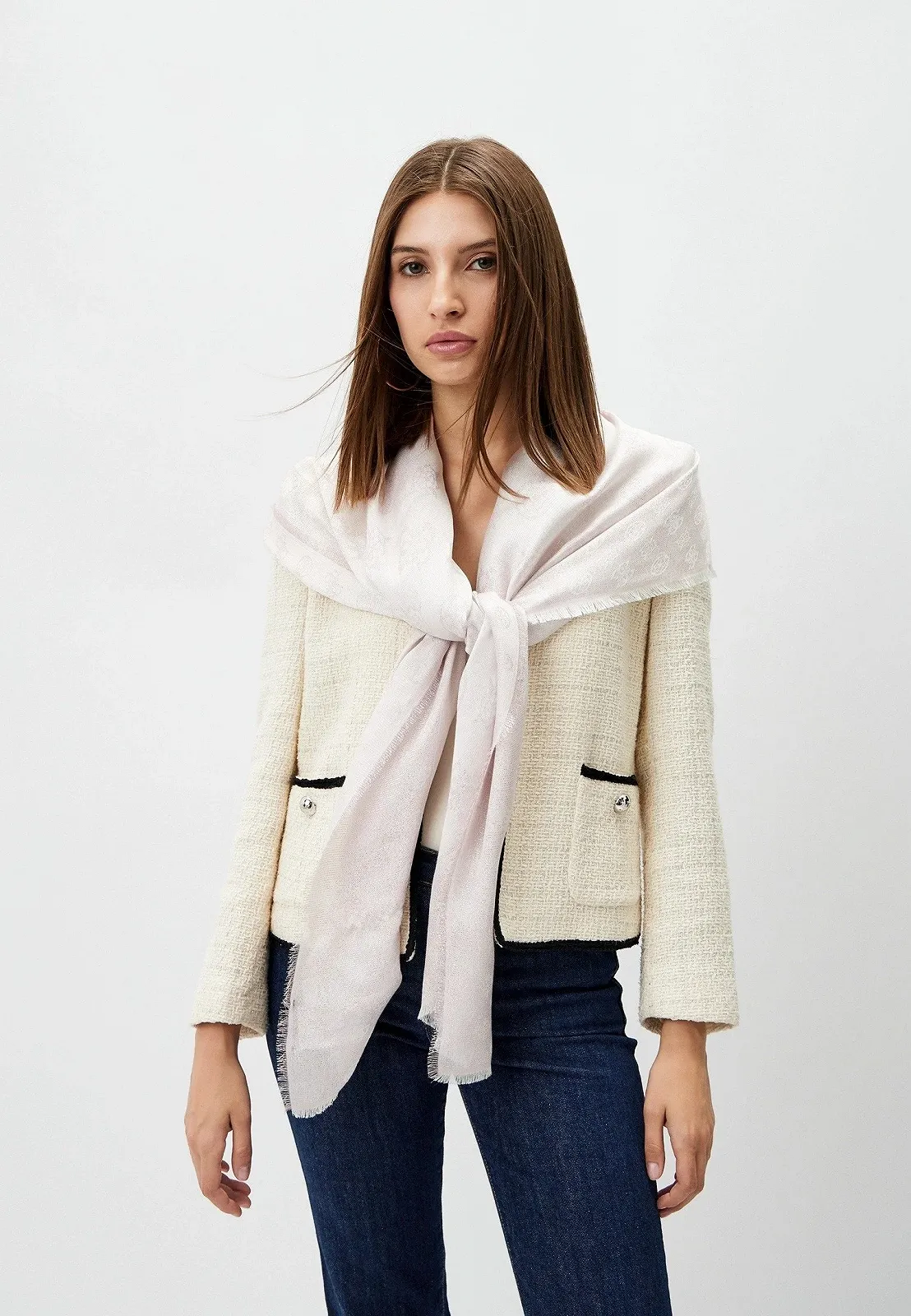 Женский платок GUESS AW5150 VIS03, фото №1 Женский платок GUESS AW5150 VIS03, фото №1