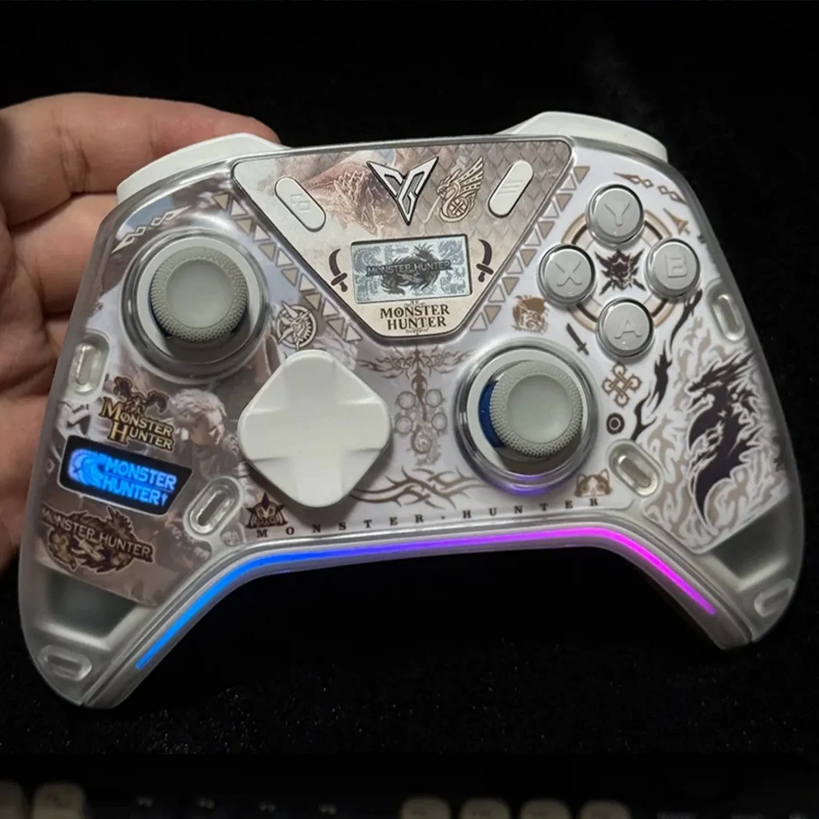 Геймпад FlyDigi APEX 5 White + наклейки Monster Hunter, фото №1