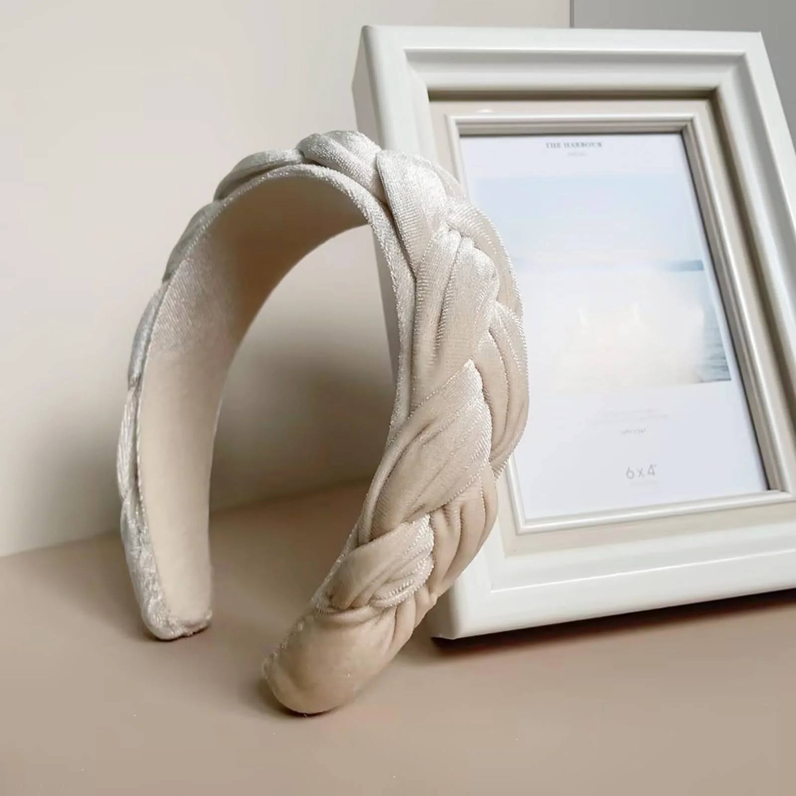 Обруч оксамитовий плетений для волосся жіночий, бежевий, фото №4 Обруч оксамитовий плетений для волосся жіночий, бежевий, фото №4