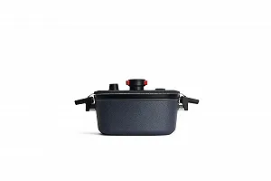 Кастрюля Woll Active Lite Square Casserole Dish с крышкой и силиконовой вставкой 26х26х10,5 см 5,5 л индукционная synthetic.ua - Фото 1