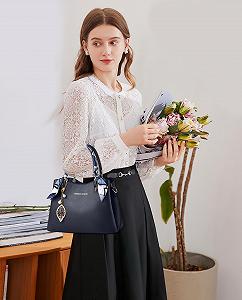 Сумка FORRICA Жіноча З Підвіскою Штучна Шкіра Синій ціна на synthetic.ua - Фото 1 Сумка FORRICA Жіноча З Підвіскою Штучна Шкіра Синій synthetic.ua - Фото 1