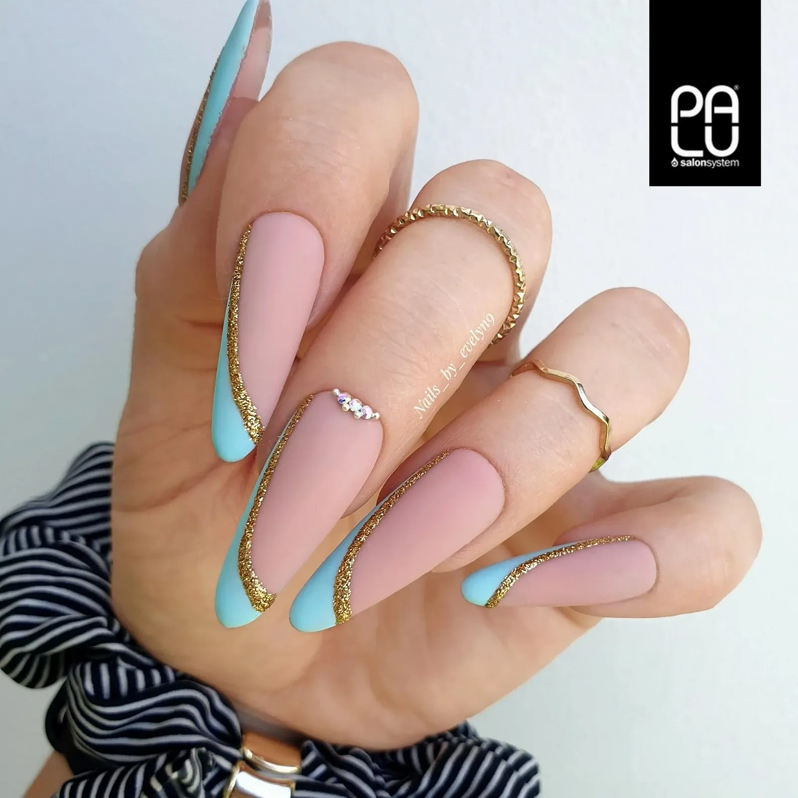 Гель-лак PALU MIAMI MA07 Синий, фото №7 Гель-лак PALU MIAMI MA07 Синий, фото №7