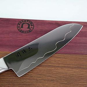 Набір: Ніж Santoku Kai Seki Magoroku MGC-0402 + Дошка обробна дубова 30 x 18 см synthetic.ua - Фото 1