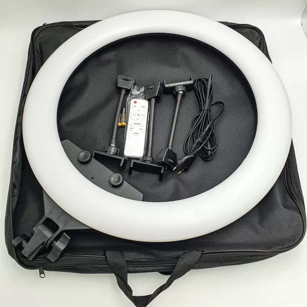 Кольцевая лампа Ring Light светодиодная с тремя съёмными держателями для телефонов пультом ДУ и сумкой 55см 220V (SLP-G63), фото №4