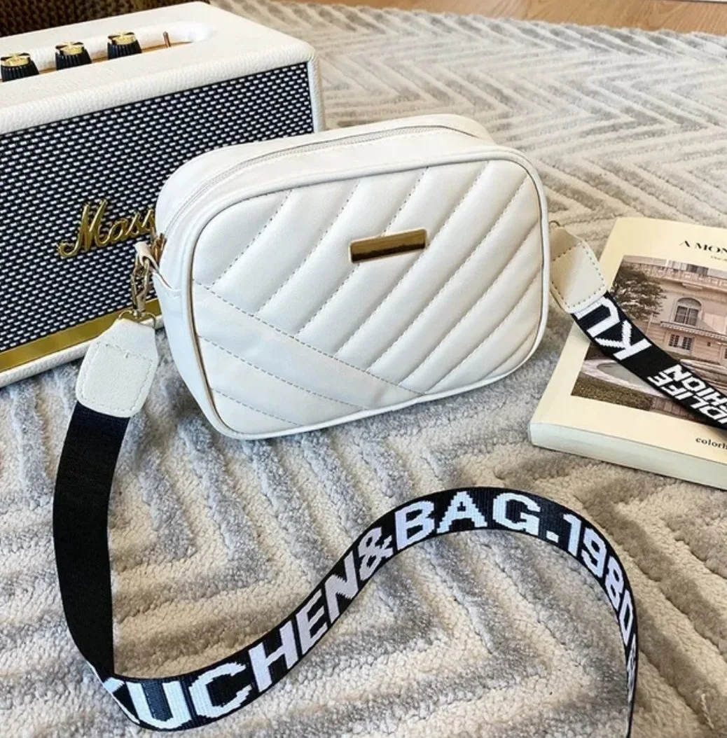 Модна біла прямокутна жіноча міні-сумка, фото №1