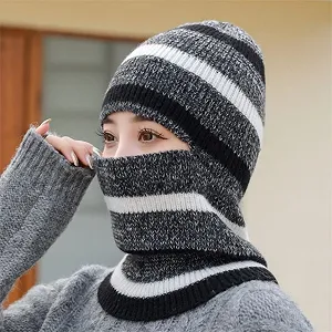 Шапка-шарф зимова багатофункціональна В'язана Райдужна ціна на synthetic.ua - Фото 1 Шапка-шарф зимова багатофункціональна В'язана Райдужна synthetic.ua - Фото 1