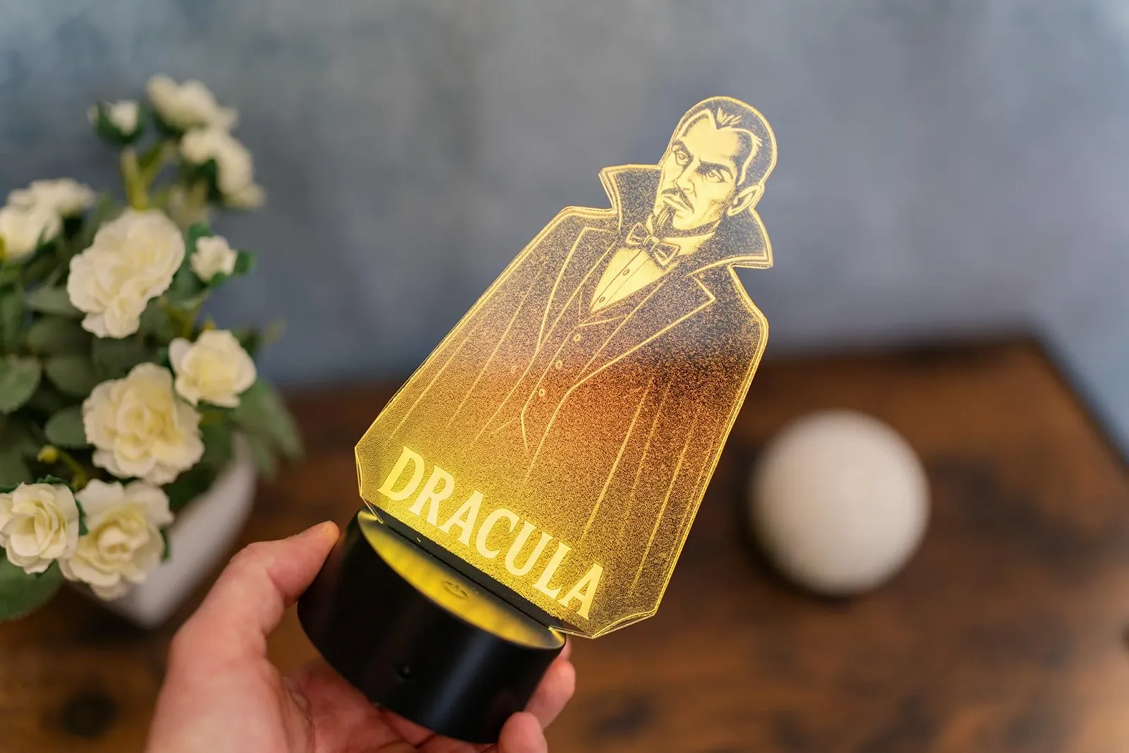 Настольная лампа Dracula LED 3D Vampire Motif Colour Changing Remote Acrylic Made in Germany, фото №6