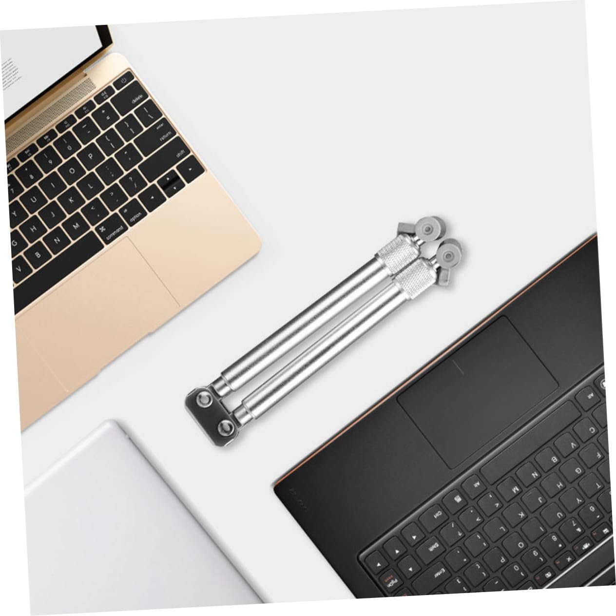 Подставка для ноутбука SEWACC Алюминиевая Регулируемая по высоте Эргономичная Треугольная форма Нескользящая для ноутбука Планшета Серебряная Портативный держатель для компьютера, фото №7 Подставка для ноутбука SEWACC Алюминиевая Регулируемая по высоте Эргономичная Треугольная форма Нескользящая для ноутбука Планшета Серебряная Портативный держатель для компьютера, фото №7