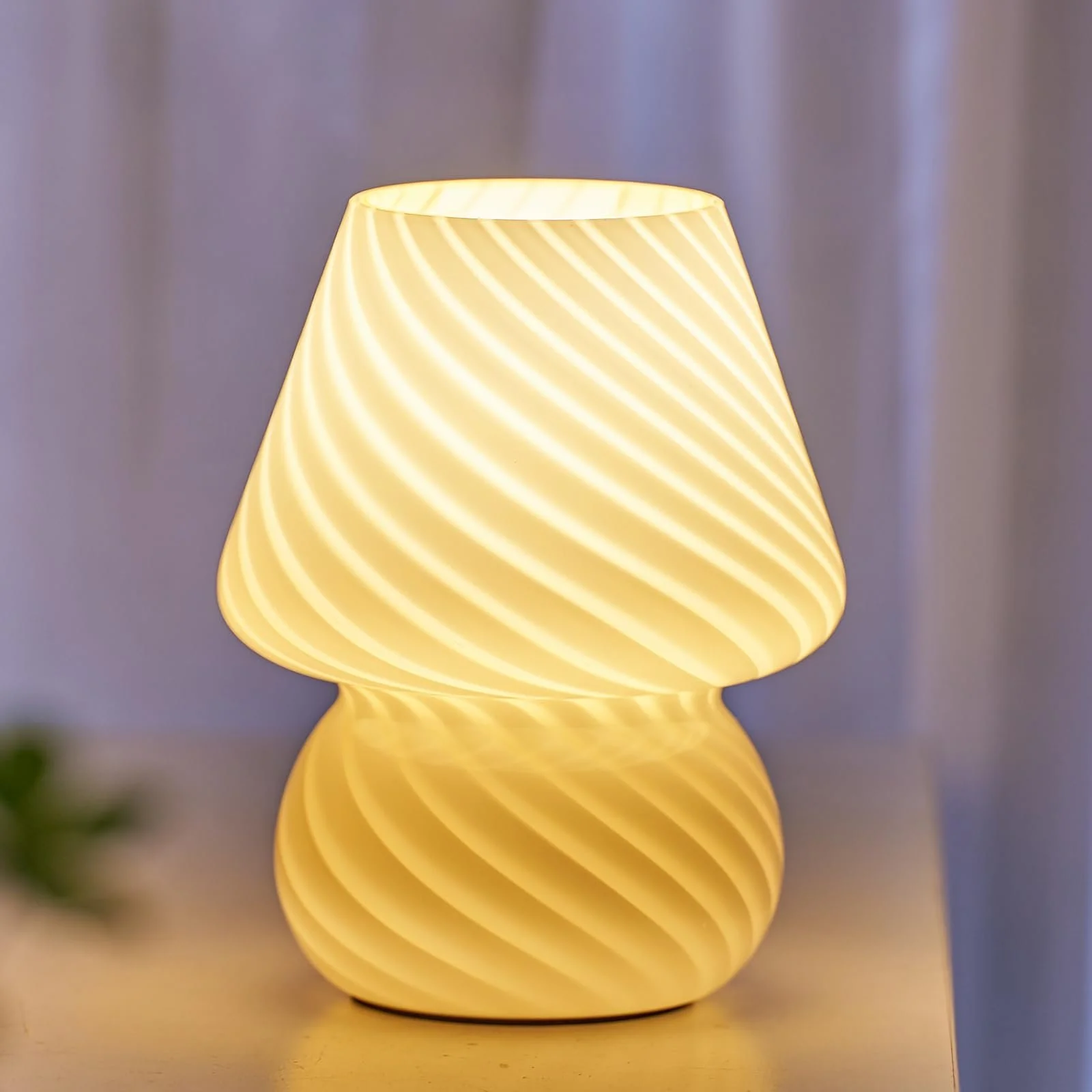 Настільна лампа ONEWISH Mushroom Смугасте скло Приліжкова E26 LED Yellow Cream, фото №7