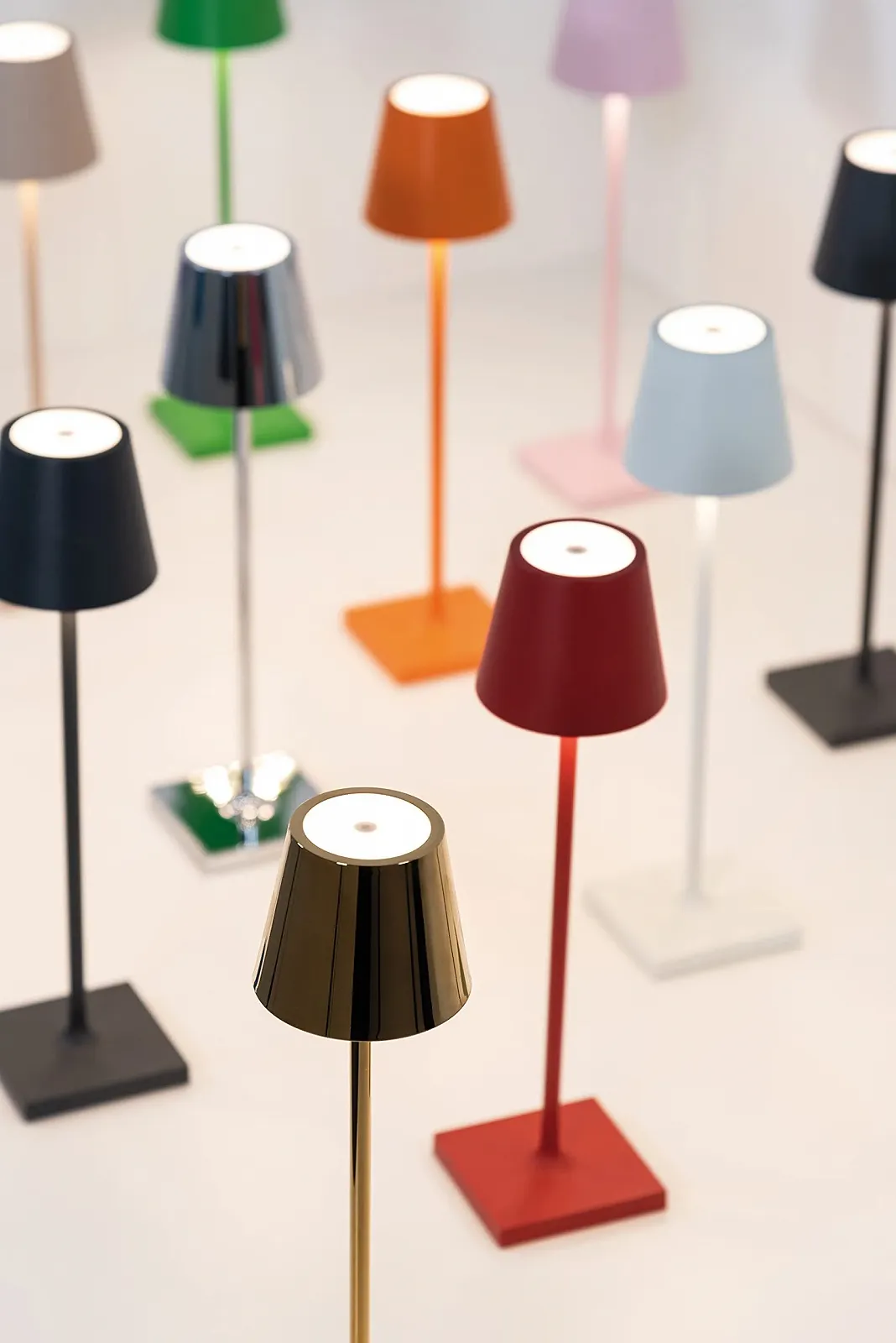 Настільна лампа Zafferano Poldina Pro Micro бездротова LED акумуляторна 2200-2700-3000K IP65 алюміній В27.5 см USB Синій Капрі, фото №7