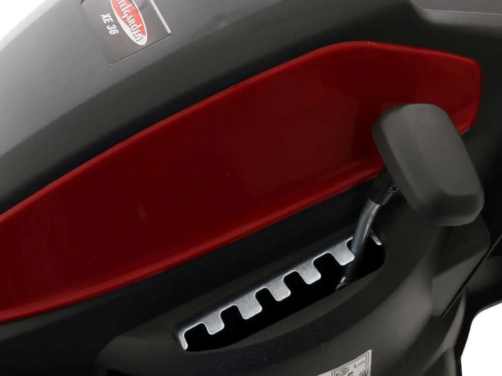 Газонокосилка электрическая CASTELGARDEN XE 36 / 1200W / до 300 м² / 34 см ширина резки / 35 л коллектор / Черный-красный, фото №10 Газонокосилка электрическая CASTELGARDEN XE 36 / 1200W / до 300 м² / 34 см ширина резки / 35 л коллектор / Черный-красный, фото №10