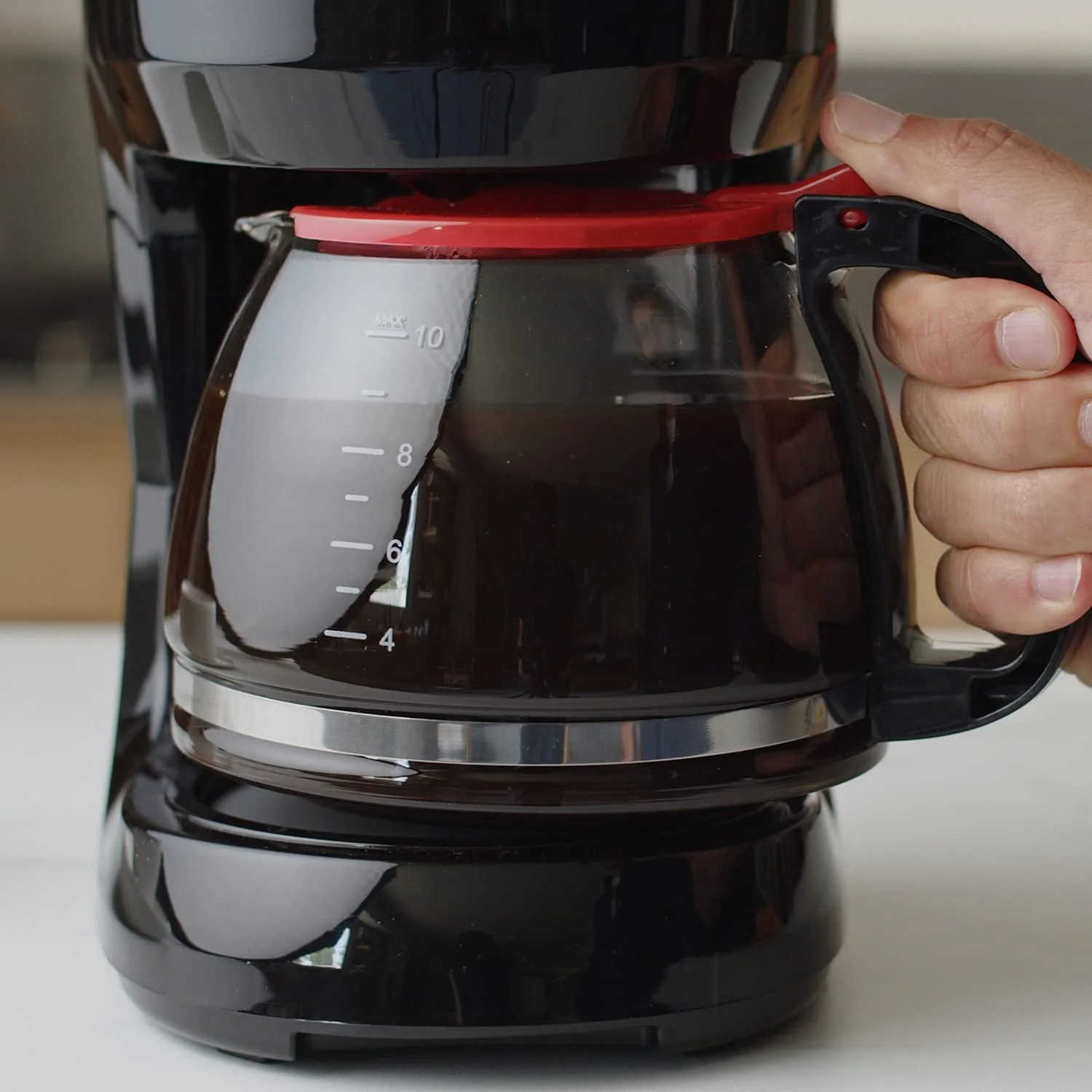 Капельная кофеварка COFFEE4U черная с красным, фото №5