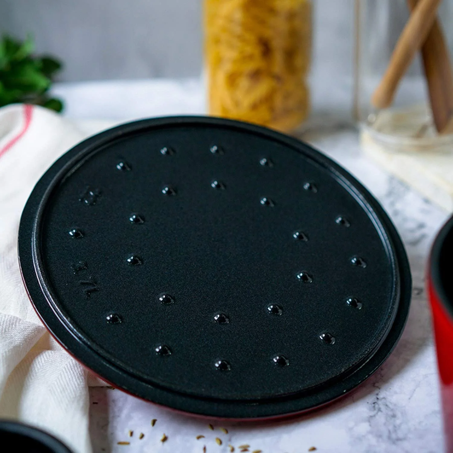 Каструля AIBAB емальована чавунна кругла для супу двовушна 22 см 3.7 л червона, фото №7 Каструля AIBAB емальована чавунна кругла для супу двовушна 22 см 3.7 л червона, фото №7