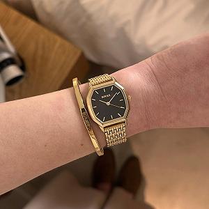 Женские часы BURKER Julia Шестиугольный корпус Женские часы Звеньевой браслет Нержавеющая сталь Аналоговый Кварц 3 ATM Водонепроницаемый - 32 мм - Золотой Черный цена на synthetic.ua - Фото 1 Женские часы BURKER Julia Шестиугольный корпус Женские часы Звеньевой браслет Нержавеющая сталь Аналоговый Кварц 3 ATM Водонепроницаемый - 32 мм - Золотой Черный synthetic.ua - Фото 1