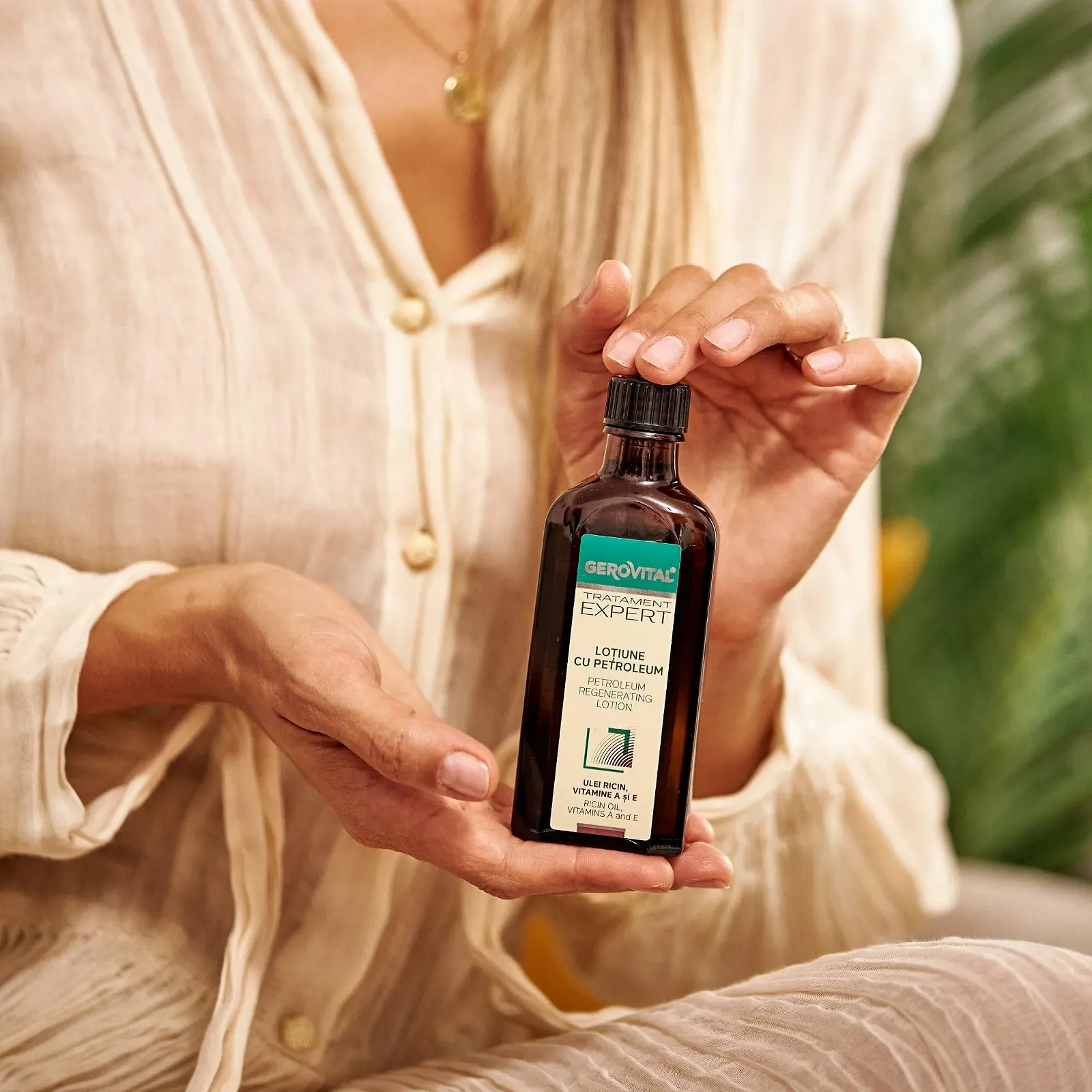 Лосьйон Gerovital Expert Intensive для регенерації волосся з нафтою та рициновою олією 100 мл, фото №7