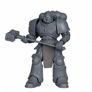 Фігурка Warhammer 40,000 McFarlane Toys Ultramarines: Лейтенант Тітус (Artist Proof) 18 см - Фото 1