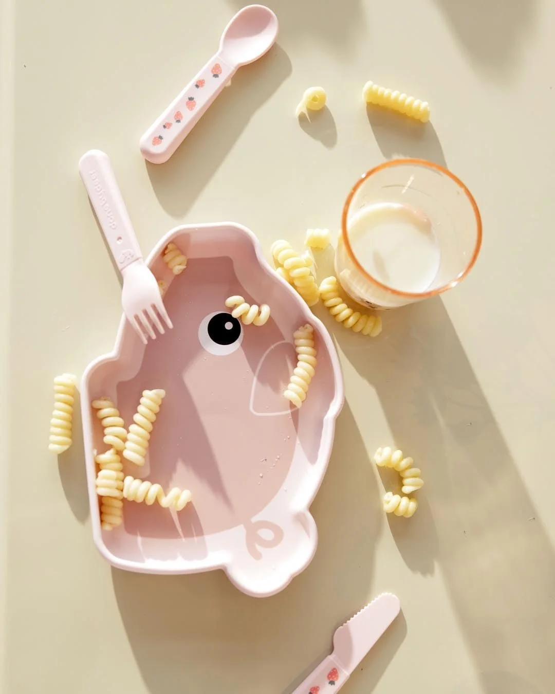 Тарілка Done by Deer Pigee Pink силіконова, фото №7 Тарілка Done by Deer Pigee Pink силіконова, фото №7