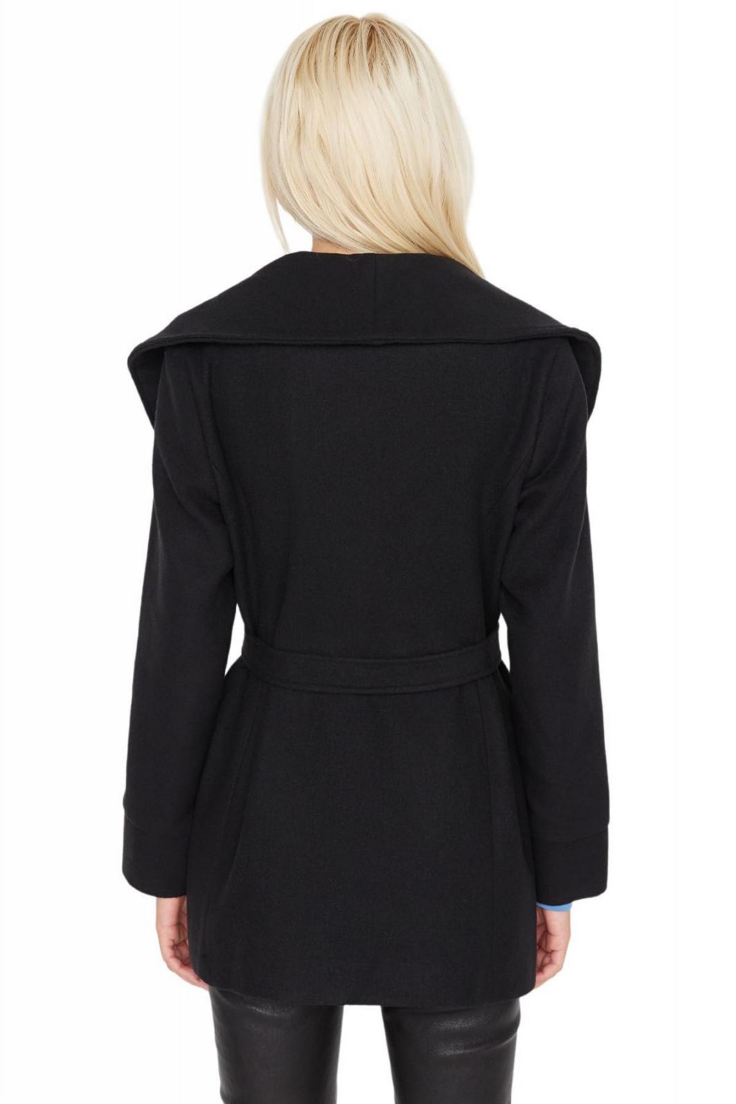 Пальто TRENDYOL Женское Двубортное Обычного Кроя Однотонное, фото №5 Пальто TRENDYOL Женское Двубортное Обычного Кроя Однотонное, фото №5