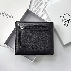 Мужской кошелек на магните кожаный брендовый Calvin Klein в подарочной упаковке цена на synthetic.ua - Фото 1 Мужской кошелек на магните кожаный брендовый Calvin Klein в подарочной упаковке synthetic.ua - Фото 1