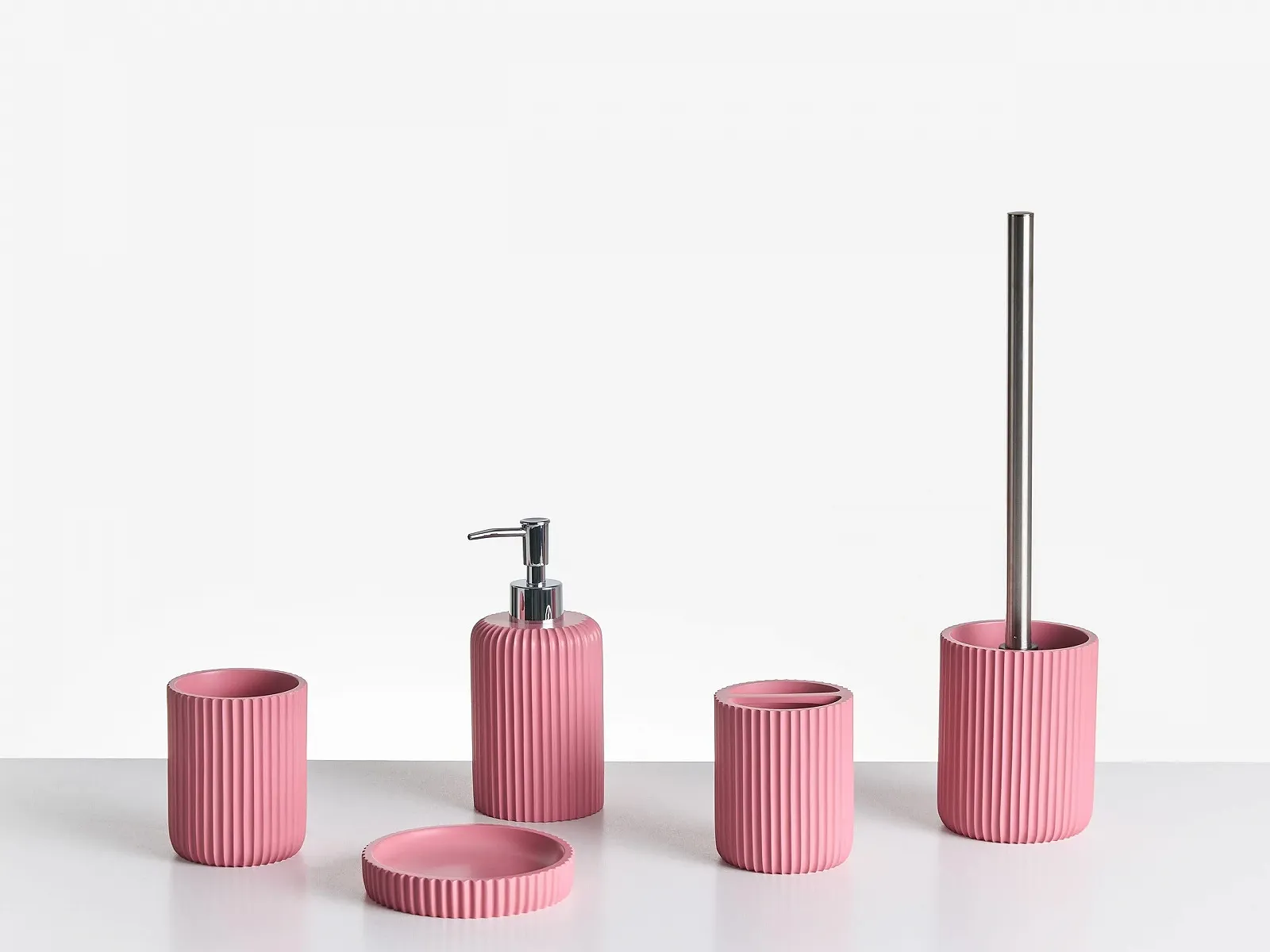 Набор аксессуаров для ванной комнаты Camana 5 предметов, розовый, смола, Groove Look, фото №1