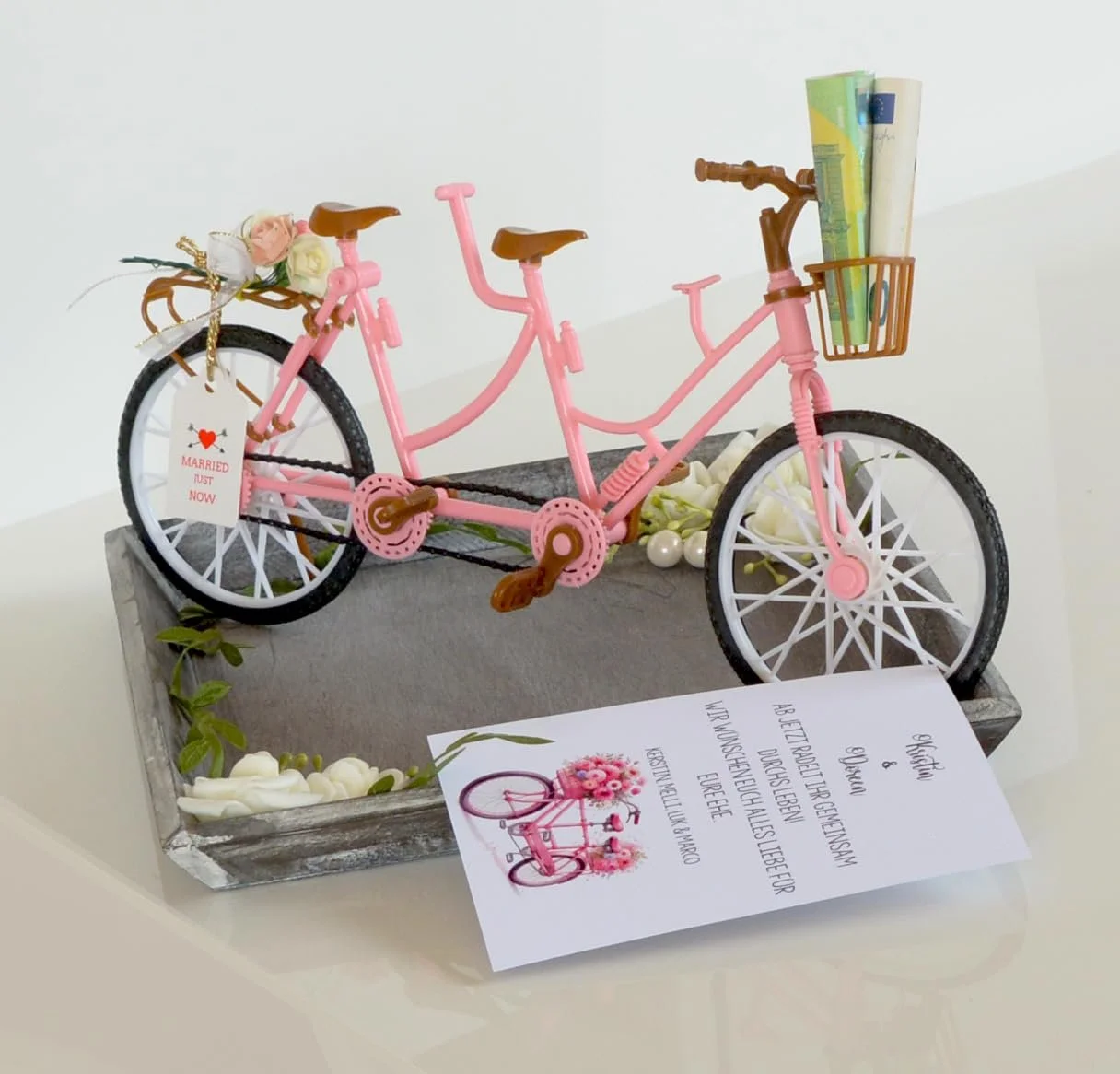 Декоративна таця Дерев'яна з білими трояндами та тандемним велосипедом, фото №2 Декоративна таця Дерев'яна з білими трояндами та тандемним велосипедом, фото №2