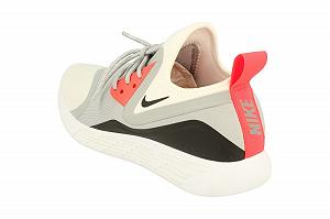Кросівки Nike Lunarcharge Essential жіночі synthetic.ua - Фото 1