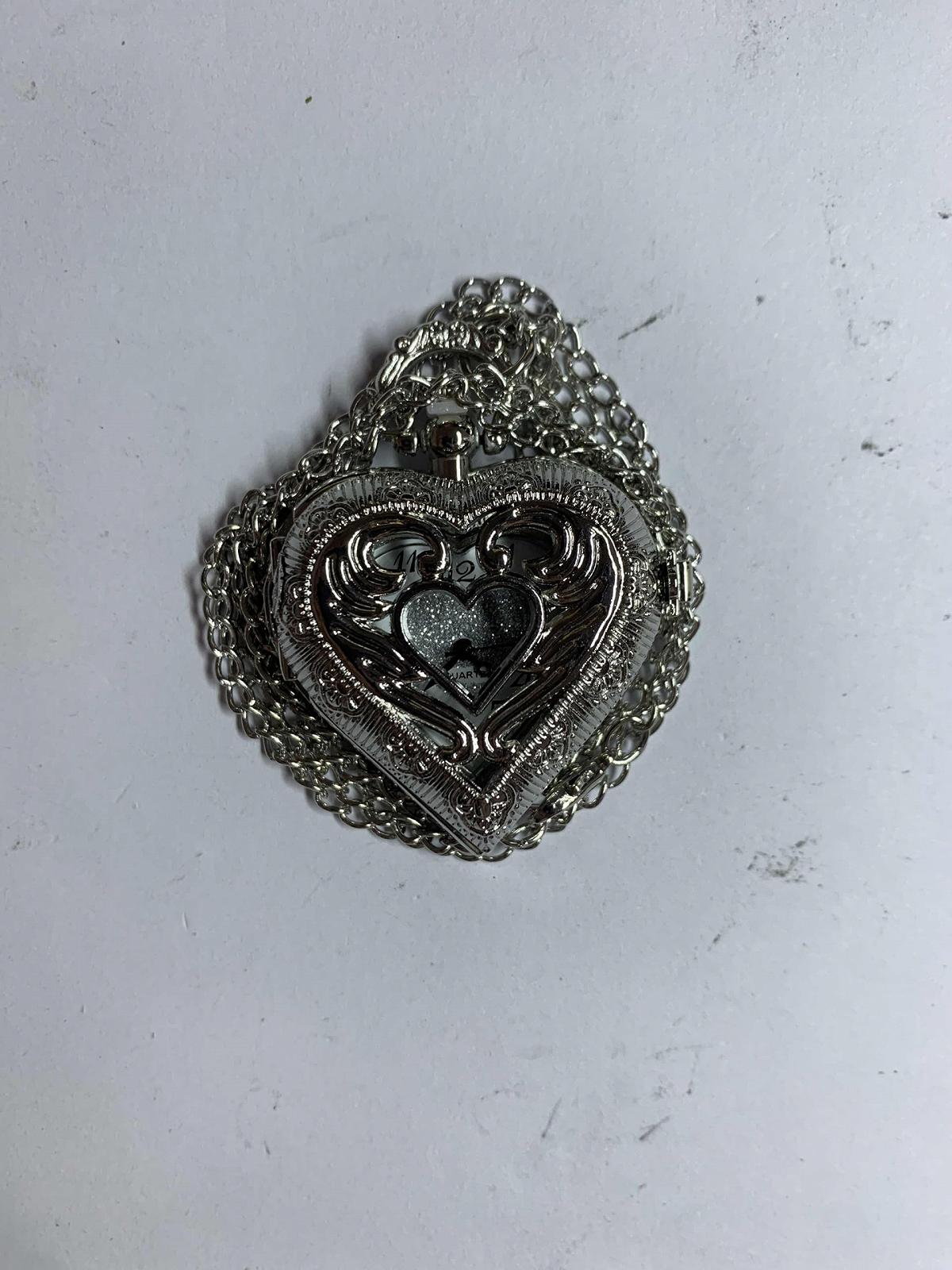 Карманные часы Avaner Heart Shape Design Женские кварцевые с арабскими цифрами Серебро, фото №7