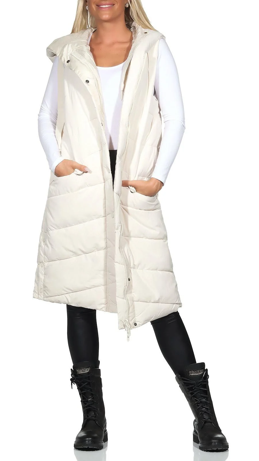 Жилет 3/4 довжини з капюшоном Hailys Ch44arlotte стьобаний, фото №1 Жилет 3/4 довжини з капюшоном Hailys Ch44arlotte стьобаний, фото №1