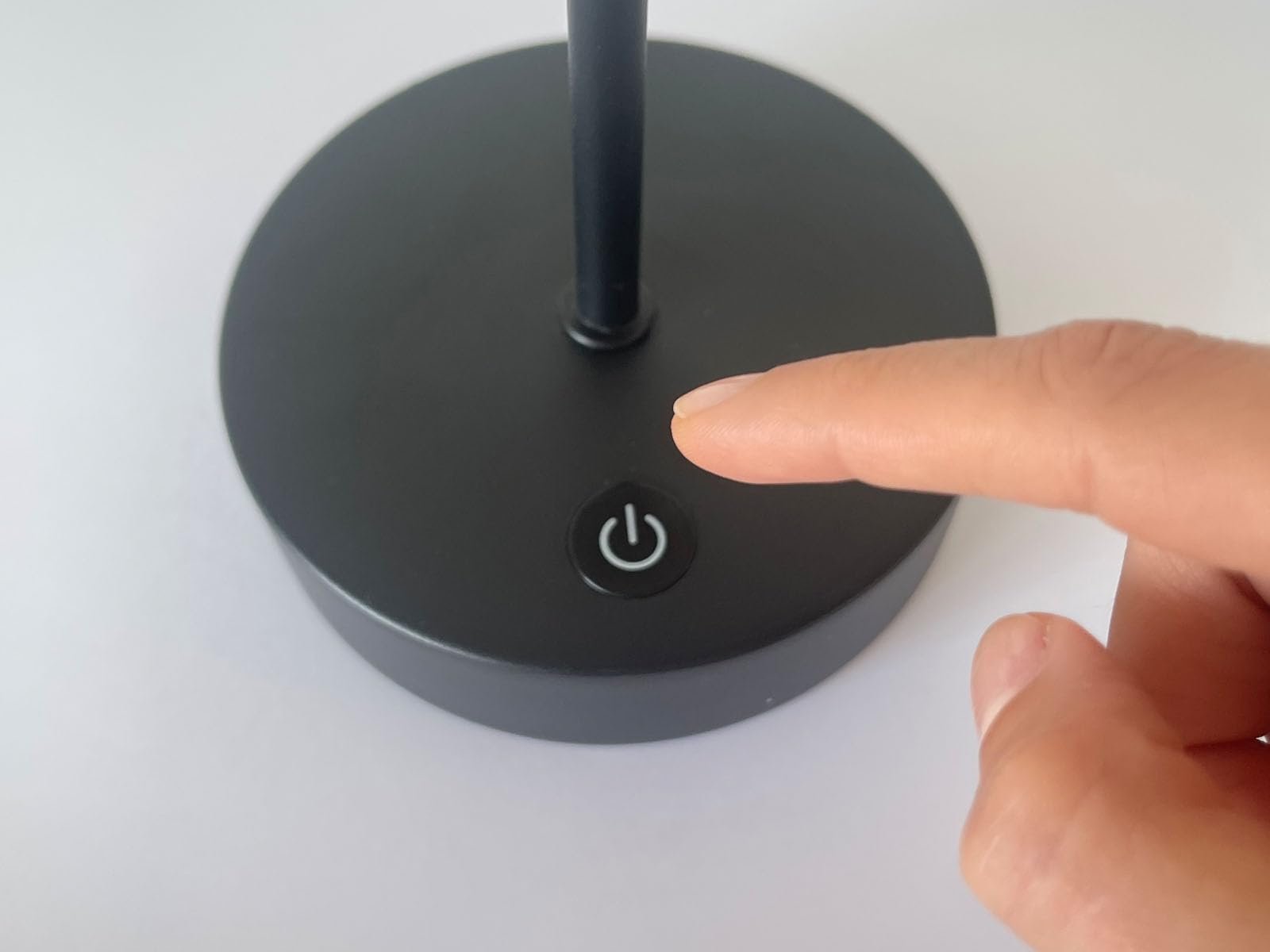 Настільна лампа RIVA Бездротова з сенсорним диммером Висота 34,5 см Чорна / Опалове скло, фото №6