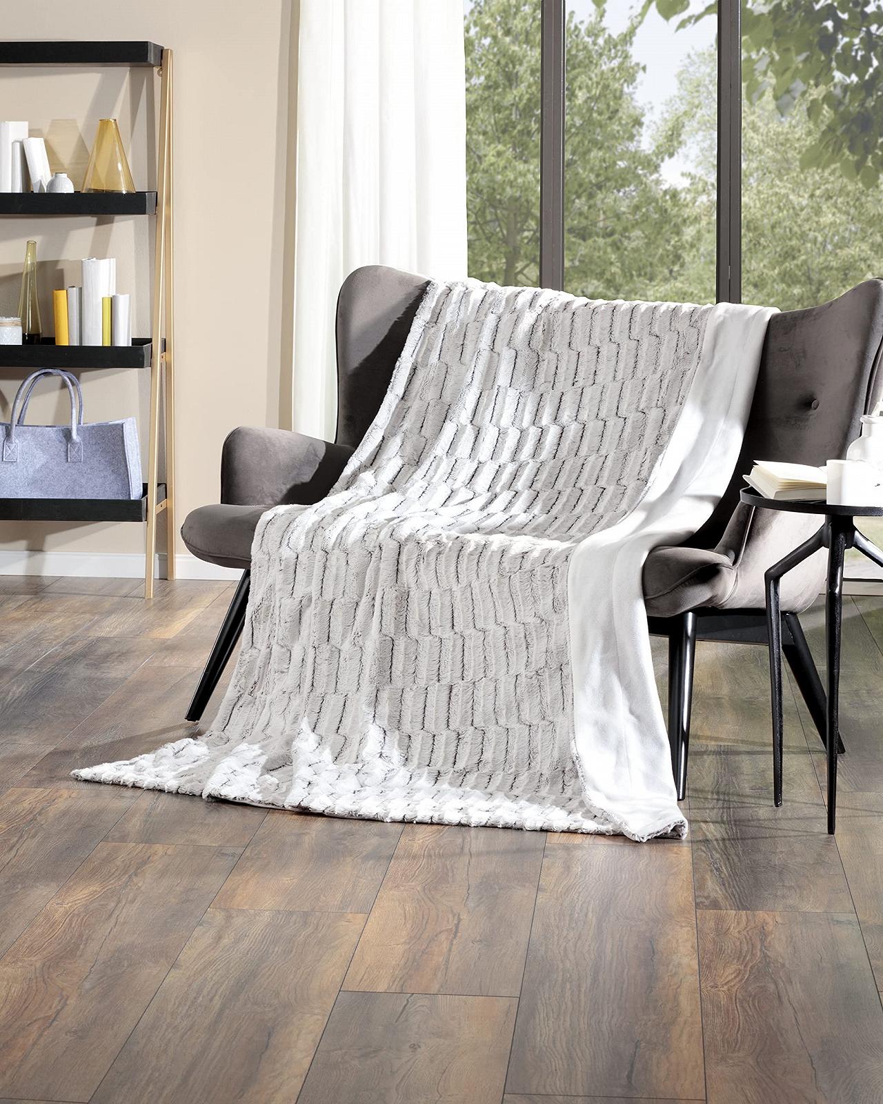 Покривало Quantum Interior by Maxland Fur, м'яка, 150 x 200 см, пухнаста, для дивана та ліжка, флісова, фото №1 Покривало Quantum Interior by Maxland Fur, м'яка, 150 x 200 см, пухнаста, для дивана та ліжка, флісова, фото №1