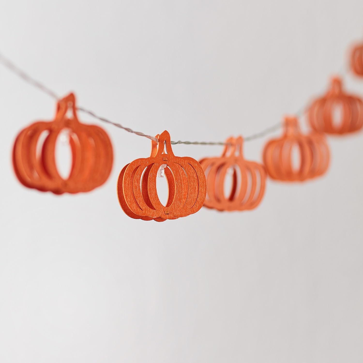 Гирлянда Lights4fun Тыква, 10 LED, деревянная, на батарейках, осеннее украшение для дома, с таймером, оранжевый, фото №2