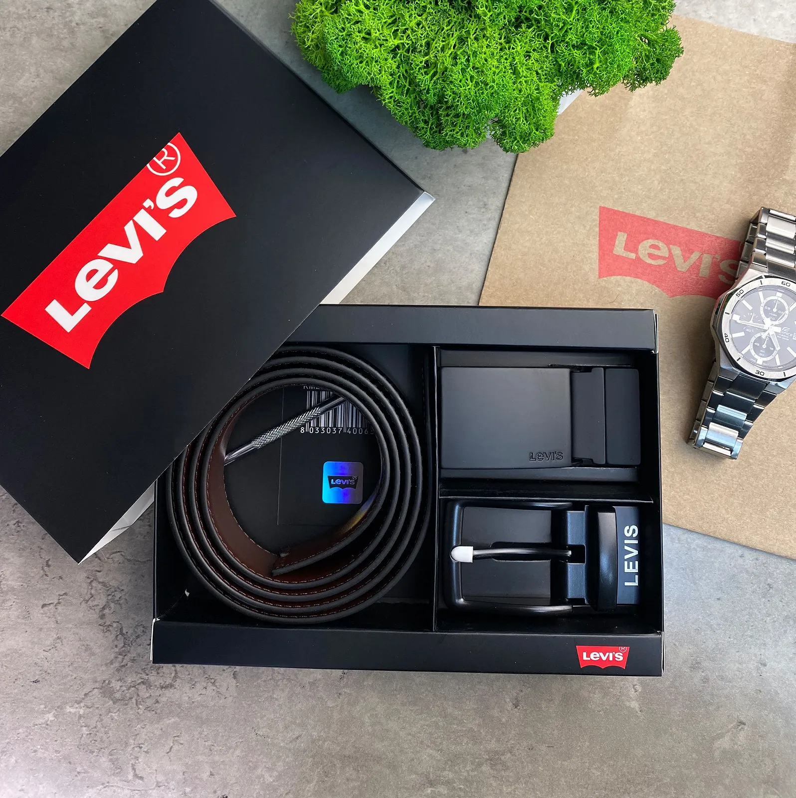 Ремень мужской кожаный брендовый с двумя пряжками в подарочной упаковке Levi's, фото №1 Ремень мужской кожаный брендовый с двумя пряжками в подарочной упаковке Levi's, фото №1