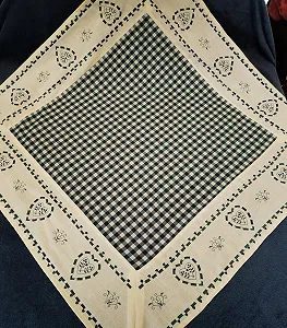 Скатертина Country House Embroidered Checked Heart Green 85 x 85 см - Фото 1
