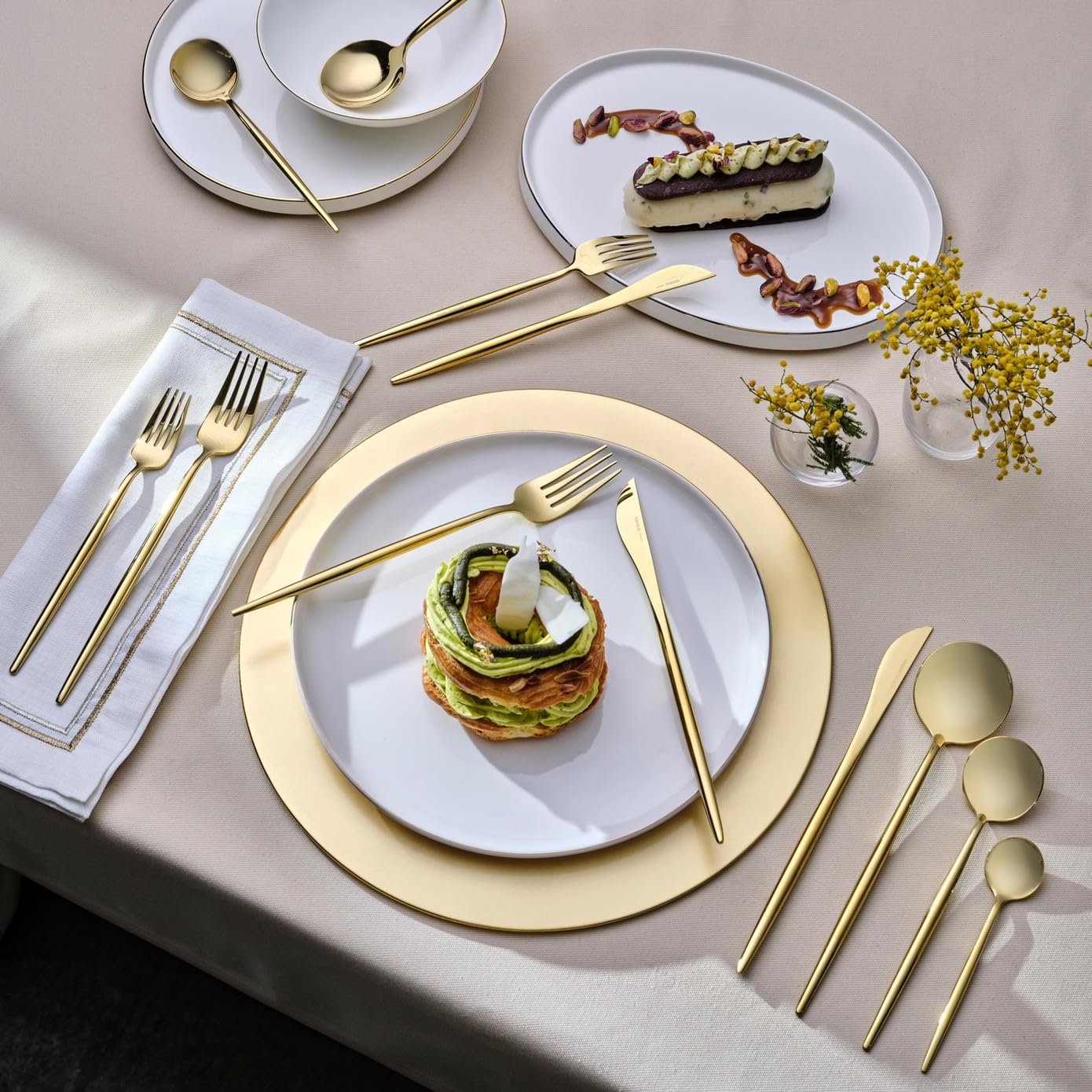 Набір столових приборів Karaca Jupiter Premium Boxed Shiny Gold на 12 персон, 84 предмети, фото №2 Набір столових приборів Karaca Jupiter Premium Boxed Shiny Gold на 12 персон, 84 предмети, фото №2